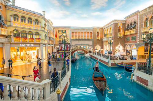 Macau,,China,-,May,10,,2014:,Interior,Of,Venetian,Casino The Venetian Macao