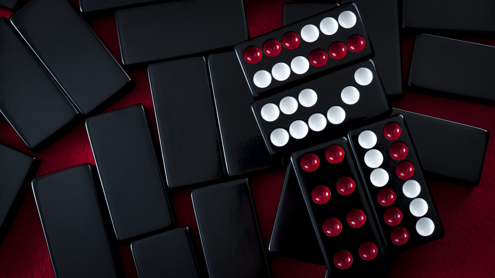 Chinese,Dominos,And,Casino,Gambling,Concept,With,A,Pai,Gow 牌九規則